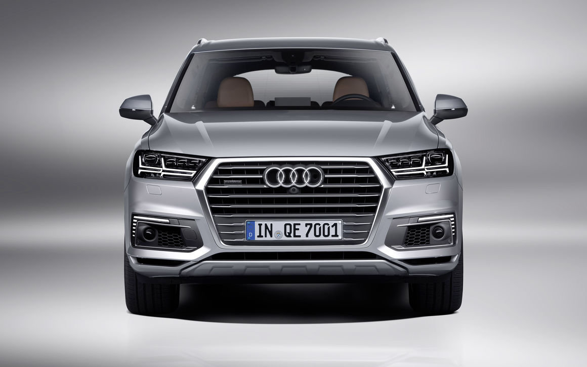 Audi Q7 etron quattro Hybrid 2018 SUV Drive